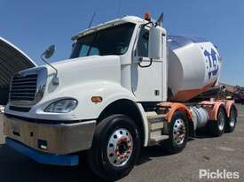 2017 Freightliner CL112 FLX Agitator - picture1' - Click to enlarge