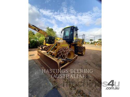 caption CAT 815KLRC Compactors