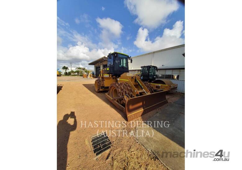 caption CAT 815KLRC Compactors