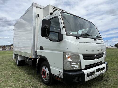 GRAND MOTOR GROUP - Mitsubishi Fuso Canter 515 Automatic 4x2 Refrigerated Pantech.  Ex Coles.