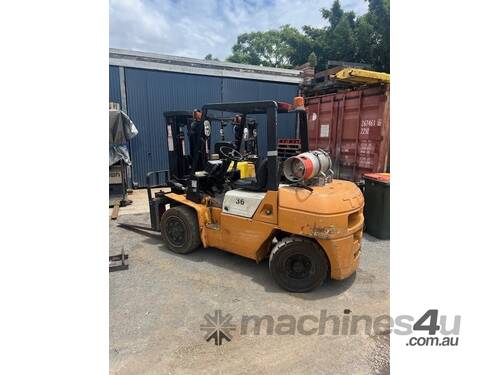 TCM Model FG35 3.5 Tonnes Counterbalance Forklift