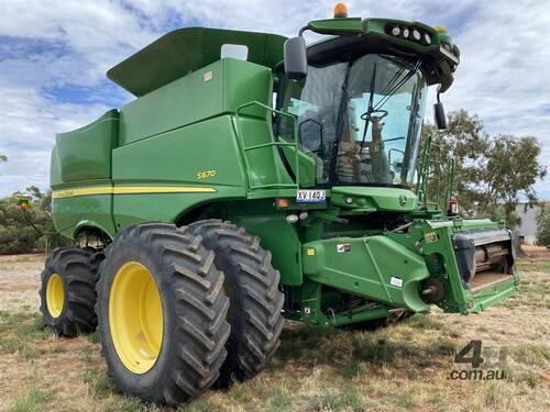 John Deere S670