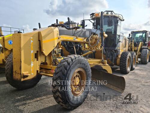 caption CAT 12M Motor Graders