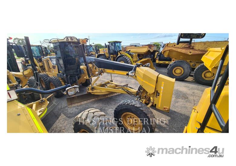 caption CAT 12M Motor Graders