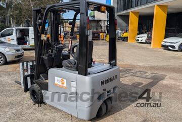 Nissan Electric Forklift 1.8T | 4.7m Triplex Mast | Side Shift | Container Entry