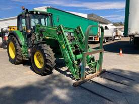 2015 John Deere 6105M Loader/Tractor 4WD - picture0' - Click to enlarge