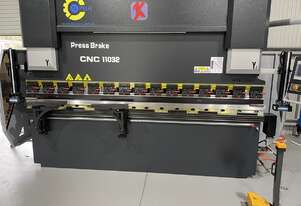 Alpha 4+1 Axis CNC PressBrake - with Crowning - 110T 3200mm