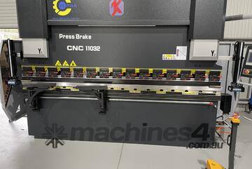 Alpha 4+1 Axis CNC PressBrake - with Crowning - 110T 3200mm