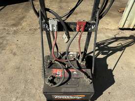 12v & 24v Jump Pack - picture1' - Click to enlarge