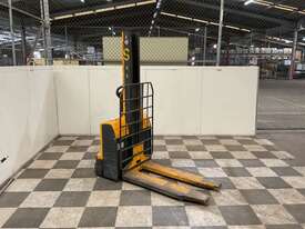 2010 Jungheinrich EMC110 Electric Pedestrian Forklift - picture0' - Click to enlarge