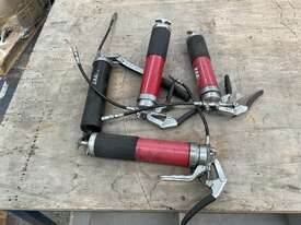 4x TTI Grease Guns (High Pressure) - picture1' - Click to enlarge