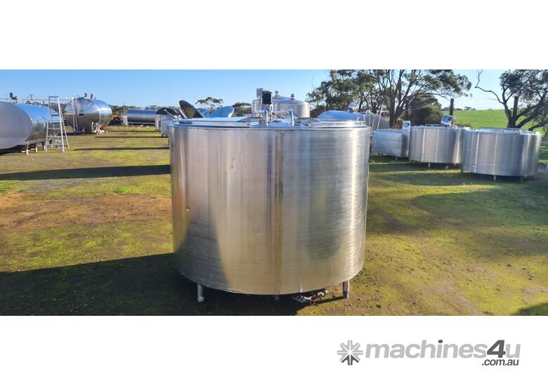 caption 2650lt STAINLESS STEEL TANK, MILK VAT