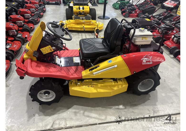 New RAZORBACK Cmx 1404 Lawn Mowers (992203)
