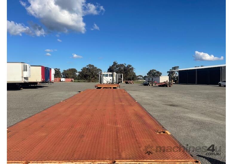 caption Trailer Extendable Flat Top Barker 45 to 62ft Lead 2006 SN1620