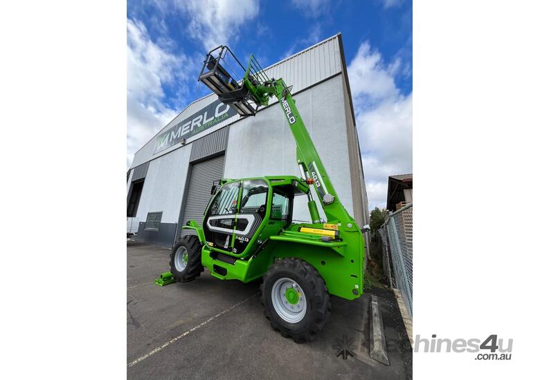 Merlo Telehandler: Panoramic 40.13 EE Stabilisers. Lifts and manoeuvrers heavy loads efficiently