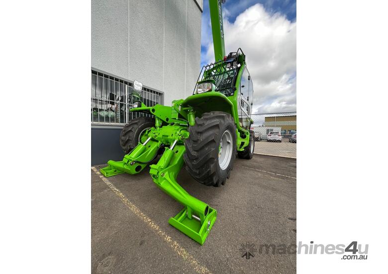 Merlo Telehandler: Panoramic 40.13 EE Stabilisers. Lifts and manoeuvrers heavy loads efficiently