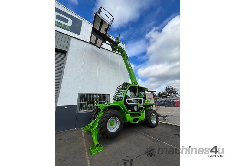 Merlo Telehandler: Panoramic 40.13 EE Stabilisers. Lifts and manoeuvrers heavy loads efficiently