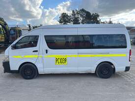 2013 TOYOTA Commuter 11 Seater Mini Bus - picture0' - Click to enlarge