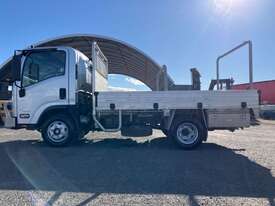 2017 Isuzu NPR 45-155 Table Top - picture2' - Click to enlarge