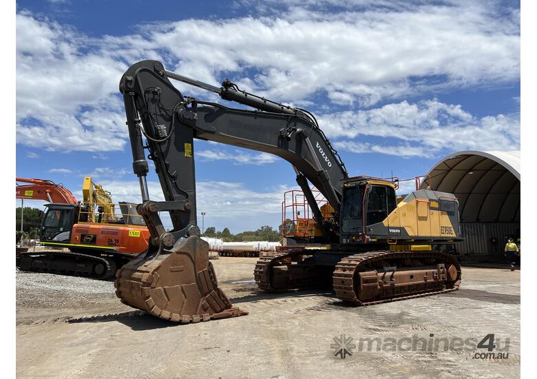caption 2019 VOLVO EC950LC EXCAVATOR