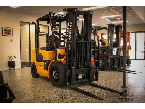 caption 2024 HYUNDAI Forklift 2.5 Tonne Diesel