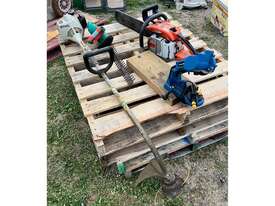 QTY OF TREE/GARDEN CARE IMPLEMENTS - picture1' - Click to enlarge