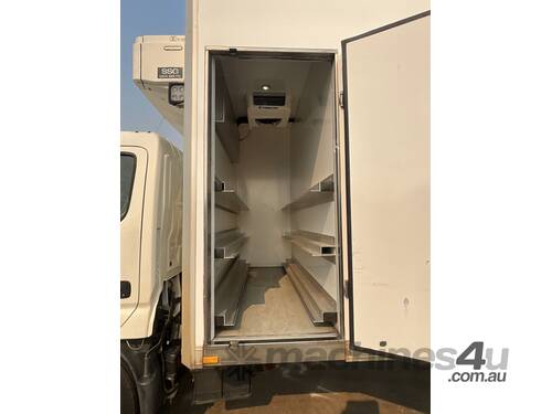 2018 Hino 300-616   4x2 Refrigerated Pantech