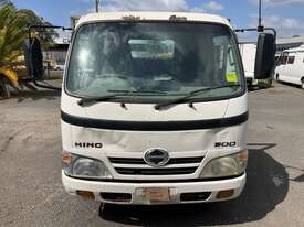 2010 Hino 300 614 Table Top - picture0' - Click to enlarge