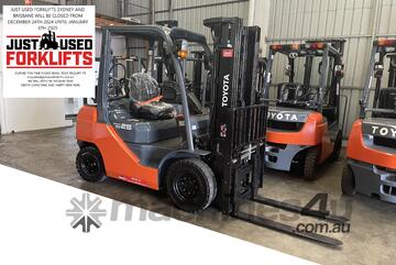 TOYOTA 8FG25 8 SERIES 2.5 TON 2500 KG CAPACITY LPG GAS FORKLIFT 4700 MM 3 STAGE CONTAINER MAST