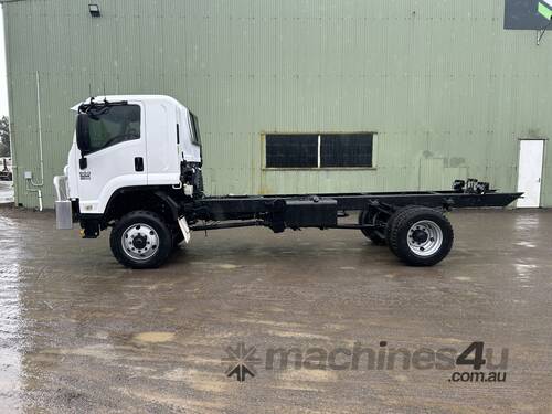 caption 2011 Isuzu FTS 800 FH (4x4) Cab Chassis