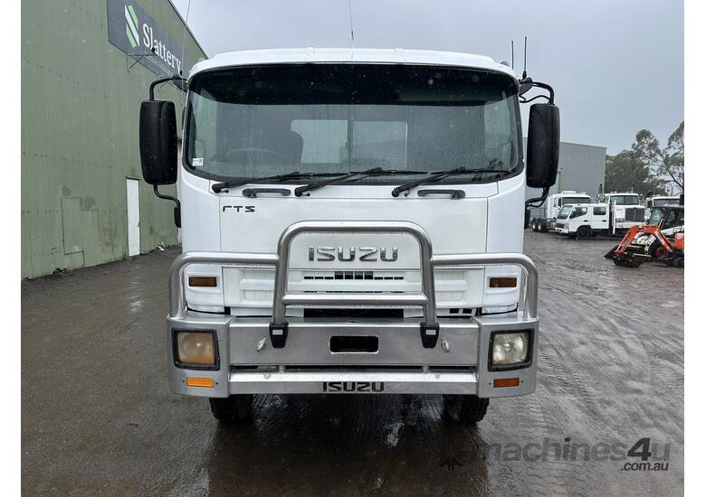 caption 2011 Isuzu FTS 800 FH (4x4) Cab Chassis