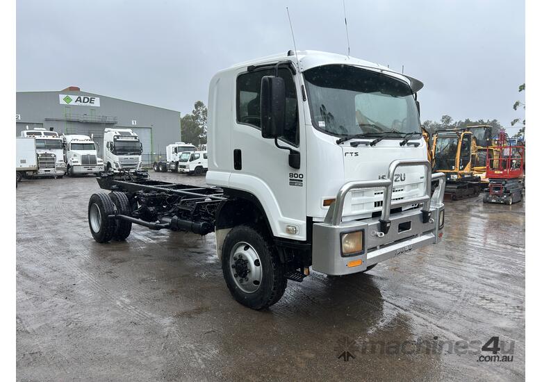 caption 2011 Isuzu FTS 800 FH (4x4) Cab Chassis