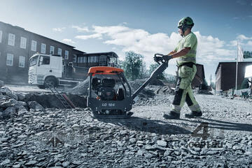 Husqvarna LG164 Forward and Reversible Plate Compactor - 157 kg Husqvarna LG164 Forward and Reversible Plate Compactor - 157 kg