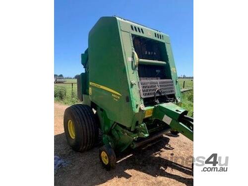 caption 2018 John Deere 460M Round Balers