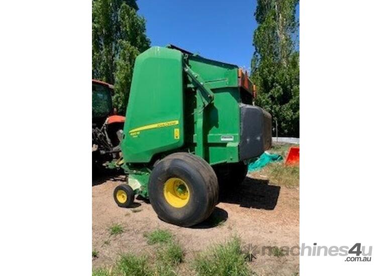 caption 2018 John Deere 460M Round Balers
