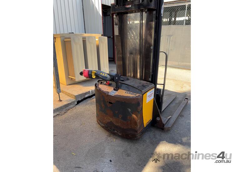 caption Walkie Reach Stacker- Well Maintained!