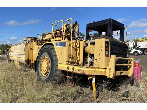caption Caterpillar 621G