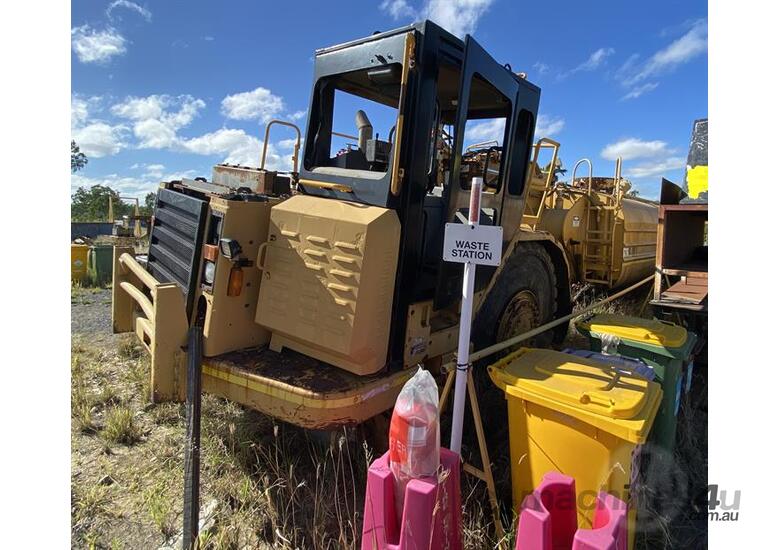 caption Caterpillar 621G