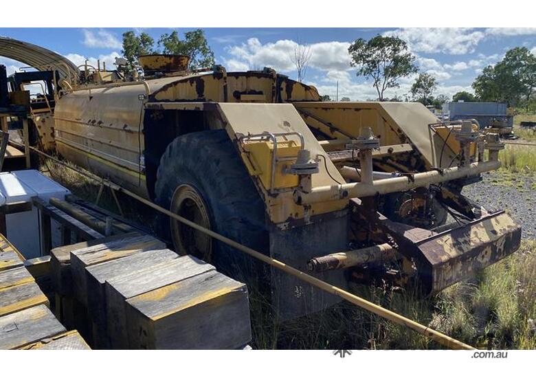 caption Caterpillar 621G
