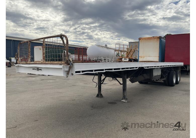 caption 1980 Fruehauf Extendable Flat Deck Trailer