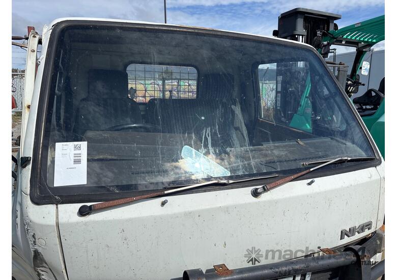 caption 1985 Isuzu NKR Table Top