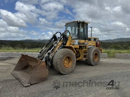 caption Caterpillar iT28F Wheel Loader