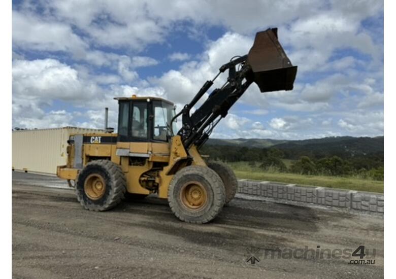 caption Caterpillar iT28F Wheel Loader