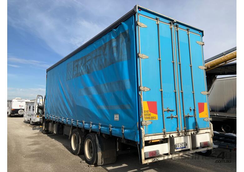 2017 Mitsubishi Fuso FN600 Curtainsider