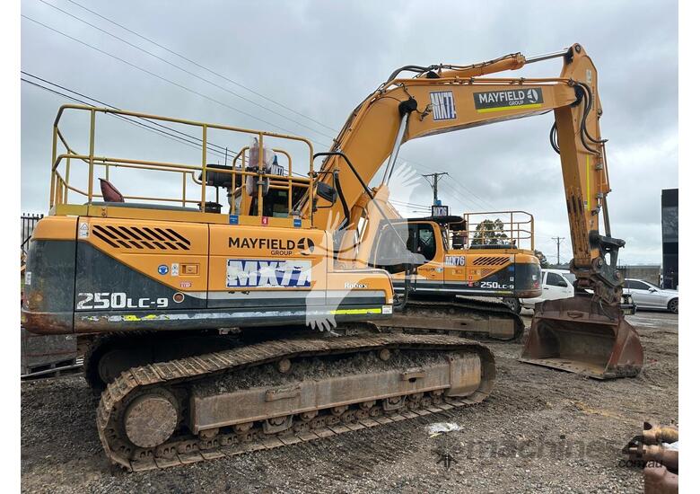 caption 2015 HYUNDAI ROBEX 250 LC-9