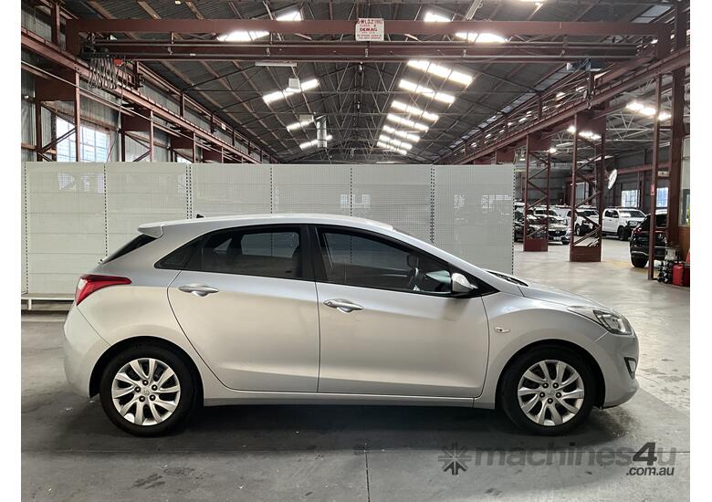 caption 2014 Hyundai i30 Active Petrol