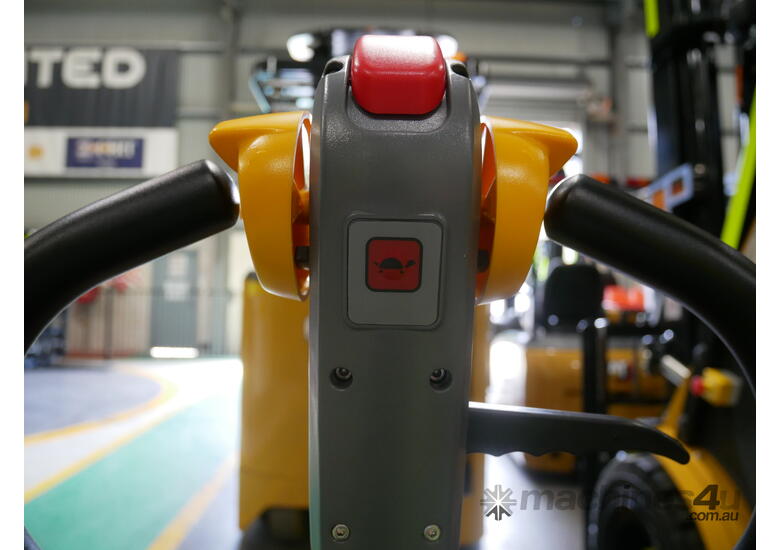 United C-Series Electric Pallet Truck Special
