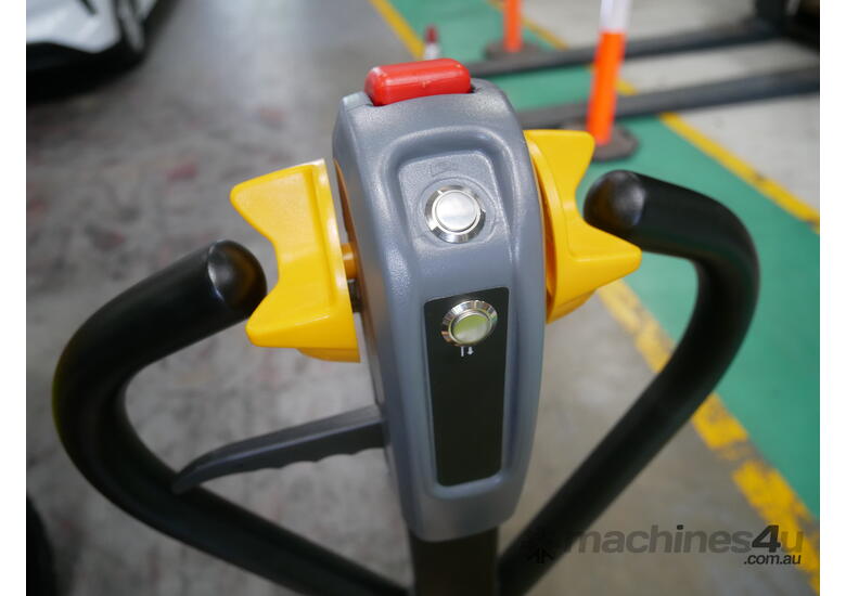 United C-Series Electric Pallet Truck Special