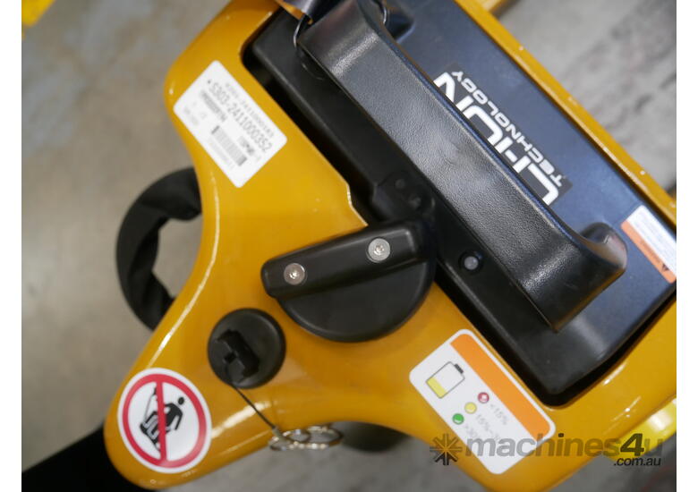 United C-Series Electric Pallet Truck Special