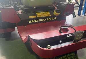 Toro   Sand Pro 2040Z
